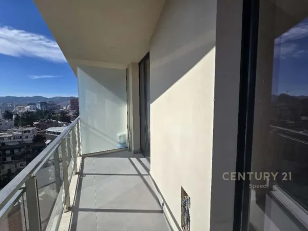 Tirane, jepet me qera zyre Kati 5, 75 m² 500 € (Mine Peza)