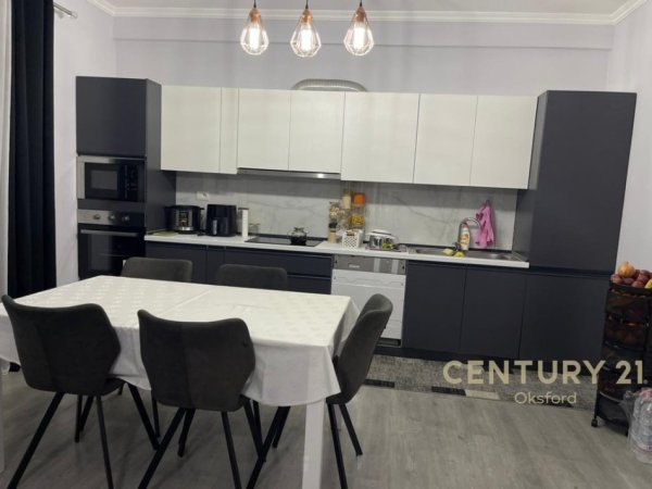 Tirane, shes apartament 2+1 Kati 2, 114 m² 217.000 € (Kompleksi Green City)