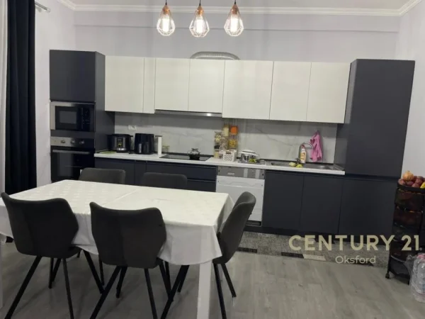 Tirane, shes apartament 2+1 Kati 2, 114 m² 217.000 € (Kompleksi Green City)