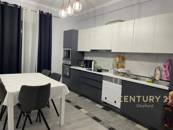 Tirane, shes apartament 2+1 Kati 2, 114 m² 217.000 € (Kompleksi Green City)