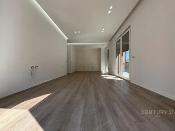 Tirane, shes apartament Kati 1, 107 m² 215.000 € (Rruga r Elbasanit)