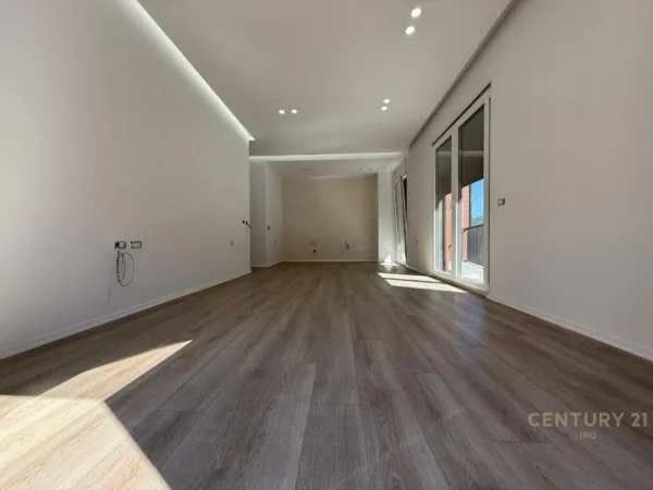 Tirane, shes apartament Kati 1, 107 m² 215.000 € (Rruga r Elbasanit)