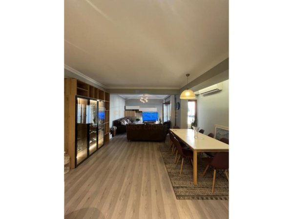 Tirane, jepet me qera apartament 2+1 Kati 6, 110 m² 1.500 € (Blloku Tirane)