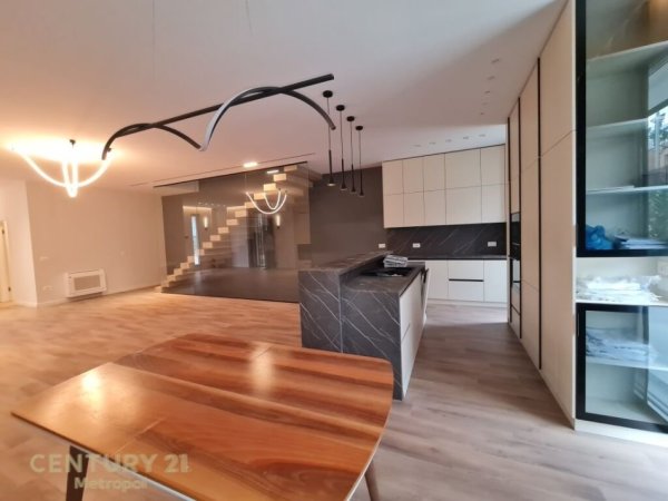 Tirane, jepet me qera apartament 3+1 Kati 2, 306 m² 3.000 € (Teg)