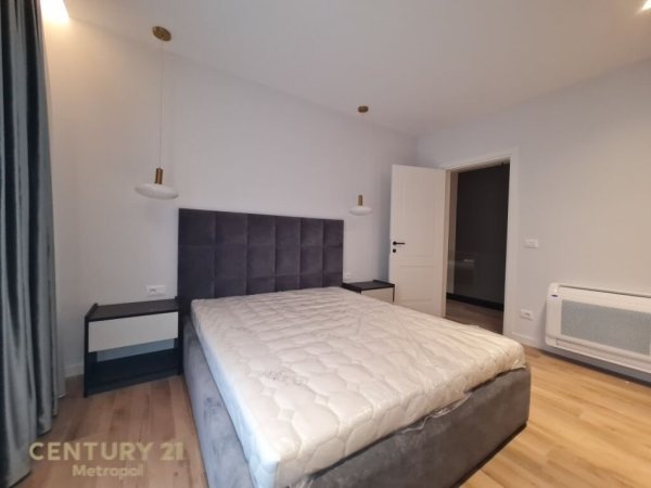 Tirane, jepet me qera apartament 3+1 Kati 2, 306 m² 3.000 € (Teg)