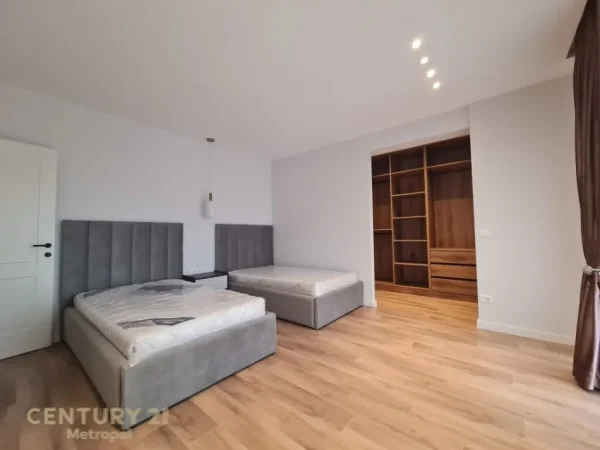 Tirane, jepet me qera apartament 3+1 Kati 2, 306 m² 3.000 € (Teg)