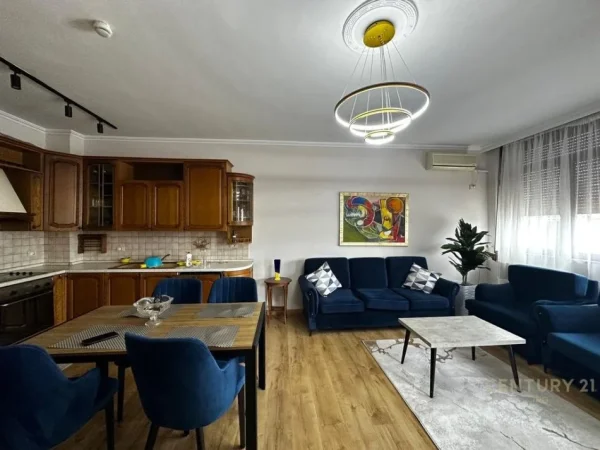 Tirane, jepet me qera apartament 2+1 Kati 5, 120 m² 900 € (Shallvaret)