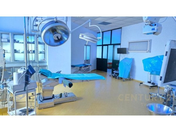 Tirane, jepet me qera ambjent biznesi Kati 6, 1.600 m² 13.000 € (SpitalinUshtarak)