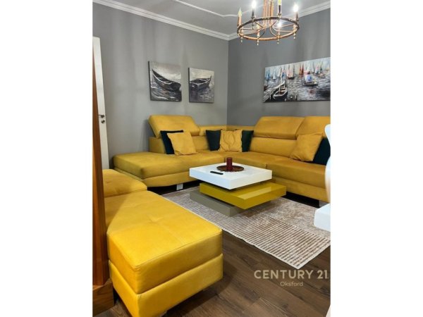 Tirane, jepet me qera apartament 1+1 Kati 5, 80 m² 600 € (Rruga e Durresit)