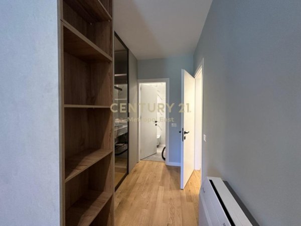 Tirane, jepet me qera apartament 3+1 Kati 1, 139 m² 1.500 € (Rose Garden)