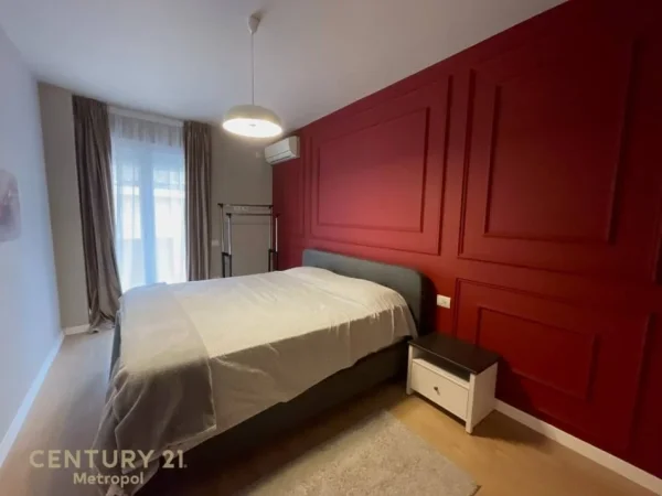 Tirane, jepet me qera apartament 1+1 Kati 4, 70 m² 750 € (Qender)