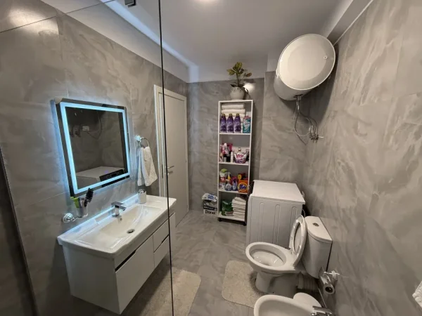 Tirane, shitet apartament 2+1+Ballkon Kati 1, 75 m² 110.000 € (Kompleksi Tom Doshi, Shkozë)