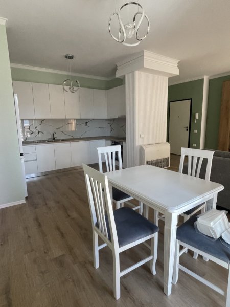 Tirane, jepet me qera apartament 2+1+Ballkon+Post parkimi, Kati 4, 1.200 € (Rruga Myslym Shyri)