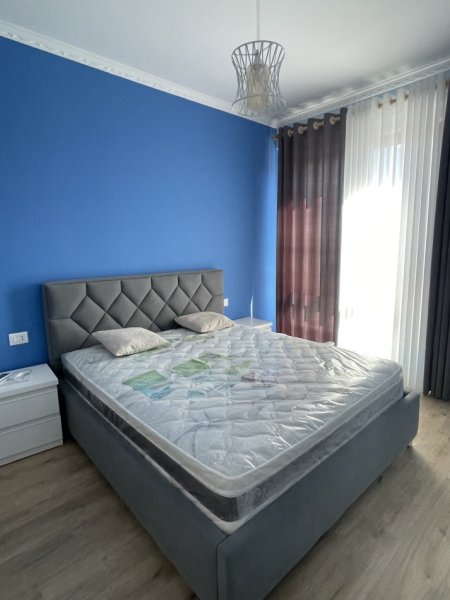 Tirane, jepet me qera apartament 2+1+Ballkon+Post parkimi, Kati 4, 1.200 € (Rruga Myslym Shyri)
