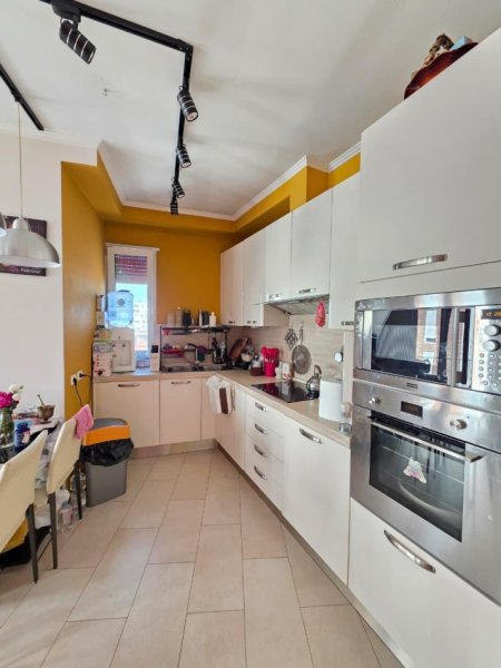 Tirane, shitet apartament Kati 6, 129 m² 230.000 €