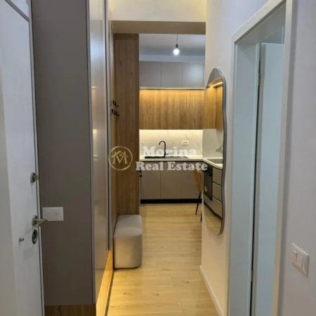 Tirane, jepet me qera apartament 1+1+Ballkon Kati 7, 60 m² 500 € (Ali Demi-Kompleksi Kadiu)