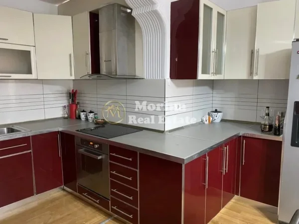 Tirane, jepet me qera apartament 2+1 Kati 4, 100 m² 550 € (Don Bosko)