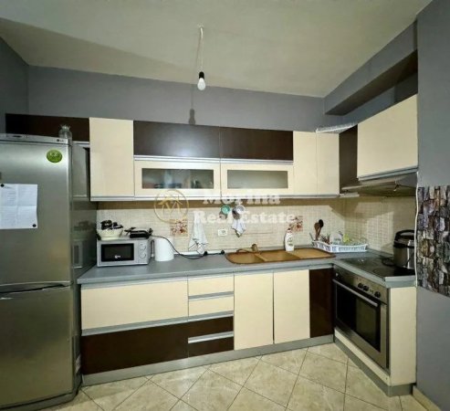 Tirane, jepet me qera apartament 1+1+Ballkon Kati 4, 60 m² 450 € (Astir)