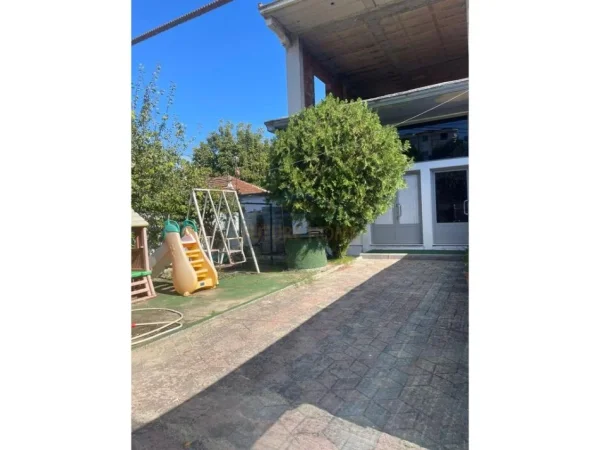 Durres, shitet ambjent biznesi , 346 m² 180.000 € 