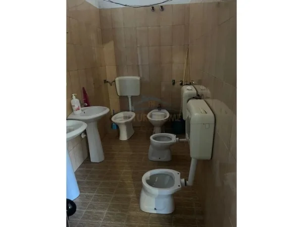 Durres, shitet ambjent biznesi , 346 m² 180.000 € 