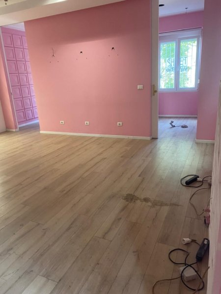 Tirane, jepet me qera ambjent biznesi Kati 2, 110 m² 1.500 € (Stadiumi Dinamo)