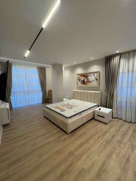 Tirane, jepet me qera apartament 2+1+Ballkon Kati 6, 118 m² 1.350 € (Rruga e Barrikadave)