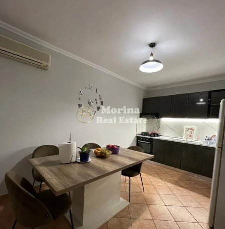 Tirane, shitet apartament 3+1+Ballkon Kati 2, 200 m² 250.000 € (Xhamlliku)
