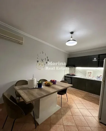 Tirane, shitet apartament 3+1+Ballkon Kati 2, 200 m² 250.000 € (Xhamlliku)