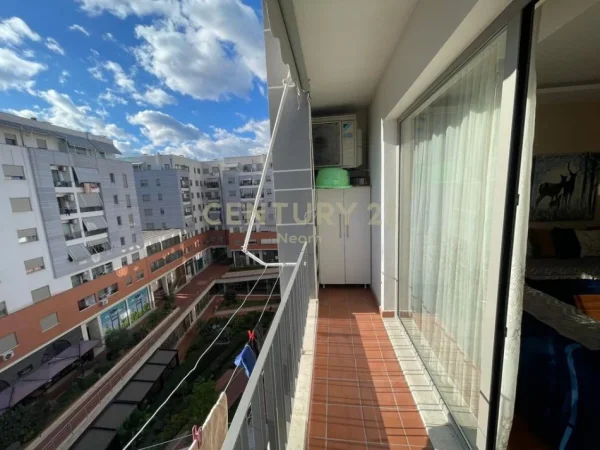 Tirane, jepet me qera apartament 3+1+Aneks+Ballkon Kati 5, 119 m² 800 € (Neom124663)