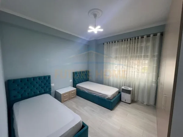 Tirane, shitet Kati 1, 103 m² 193.000 € (PORCELAN)