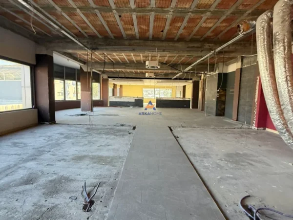 Tirane, jepet me qera ambjent biznesi Kati 3, 330 m² 6.430 € (Autostrada Tirane-Durres)