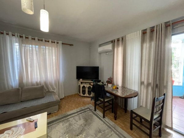 Tirane, shitet apartament 1+1+Ballkon Kati 1, 102 m² 110.000 € (Rruga Muhamed Deliu)
