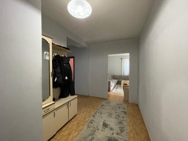 Tirane, shitet apartament 1+1+Ballkon Kati 1, 102 m² 110.000 € (Rruga Muhamed Deliu)