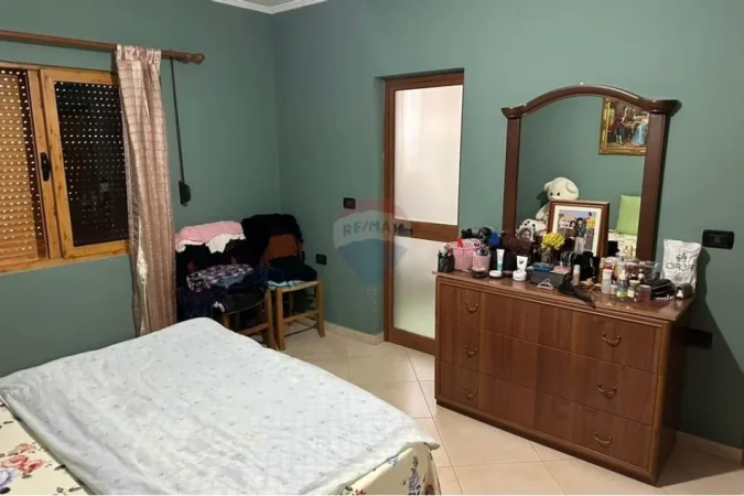 Tirane, jepet me qera apartament 2+1 Kati 1, 75 m² 650 € (Qyteti Studenti, Tiranë)