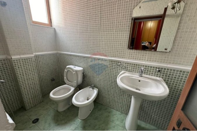 Tirane, jepet me qera apartament 2+1 Kati 1, 75 m² 650 € (Qyteti Studenti, Tiranë)