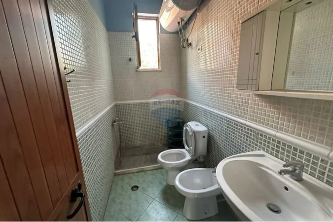 Tirane, jepet me qera apartament 2+1 Kati 1, 75 m² 650 € (Qyteti Studenti, Tiranë)
