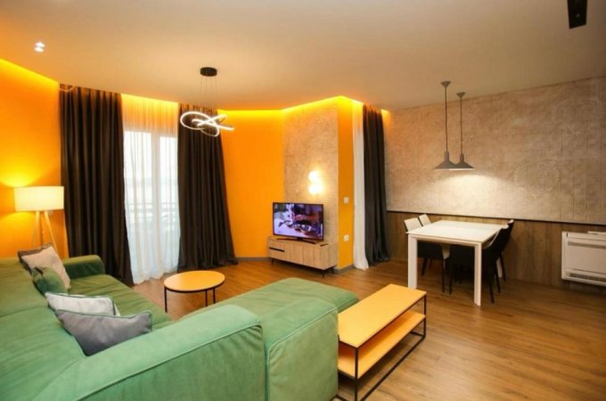 Vlore, jepet me qera apartament 2+1+Ballkon Kati 4, 126 m² 1.200 € (Lungomare)