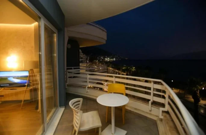 Vlore, jepet me qera apartament 2+1+Ballkon Kati 4, 126 m² 1.200 € (Lungomare)