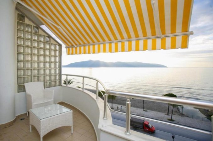 Vlore, jepet me qera apartament 2+1+Ballkon Kati 5, 104 m² 800 € (Lungomare)