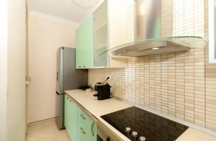 Vlore, jepet me qera apartament 2+1+Ballkon Kati 5, 104 m² 800 € (Lungomare)