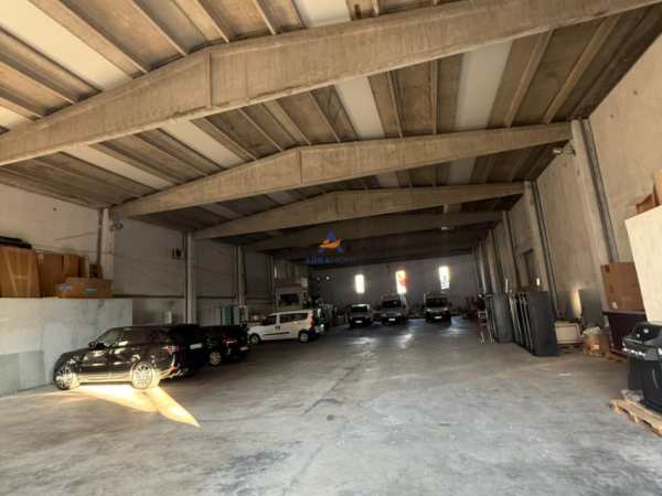 Tirane, jepet me qera ambjent biznesi Kati 2, 3.000 m² 13.000 € (Autostrada Tirane-Durres)