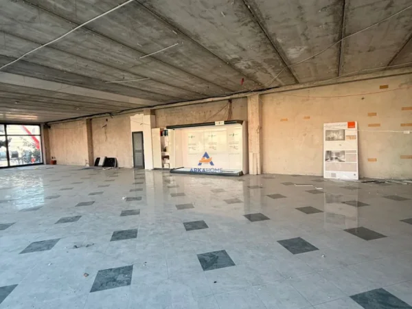 Tirane, jepet me qera ambjent biznesi Kati 2, 3.000 m² 13.000 € (Autostrada Tirane-Durres)