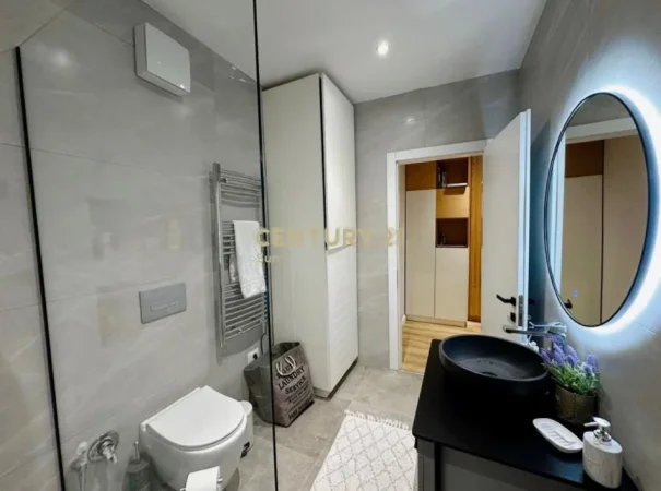 Tirane, shitet apartament 1+1 Kati 8, 65 m² 108.000 €