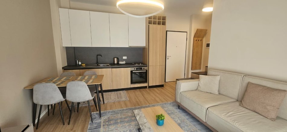 Vlore, jepet me qera apartament 1+1+Ballkon Kati 3, 57 m² 600 € (Lungomare)