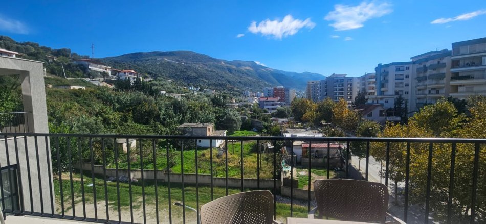 Vlore, jepet me qera apartament 1+1+Ballkon Kati 3, 57 m² 600 € (Lungomare)