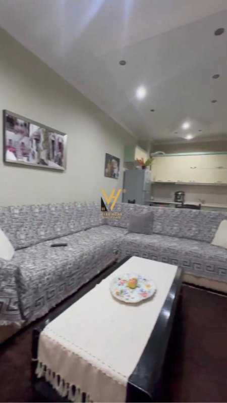 Tirane, shitet apartament 2+1+Ballkon Kati 8, 91 m² 135.000 € (YZBERISHT)