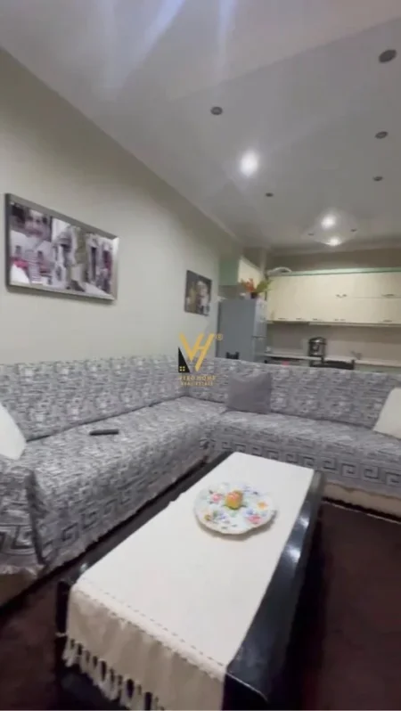 Tirane, shitet apartament 2+1+Ballkon Kati 8, 91 m² 135.000 € (YZBERISHT)