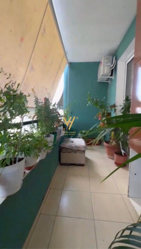 Tirane, shitet apartament 2+1+Ballkon Kati 8, 91 m² 135.000 € (YZBERISHT)