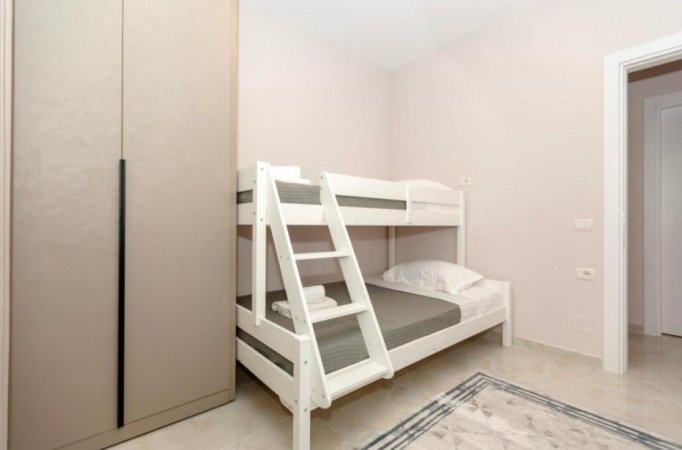 Vlore, jepet me qera apartament 2+1+Ballkon , 73 m² 500 € (Shkolla Muzikes)