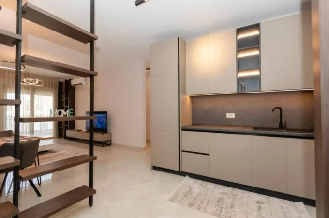 Vlore, jepet me qera apartament 2+1+Ballkon , 89 m² 550 € (Shkolla Muzikes)